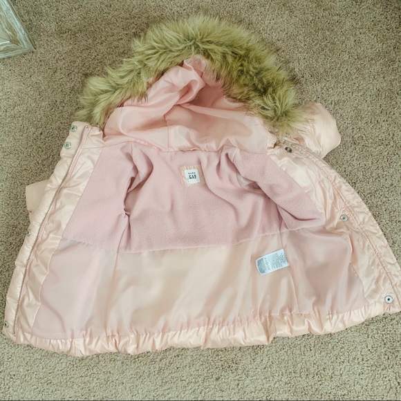 Toddler girl GAP puffer jacket - Picture 8 of 14